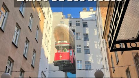 Mural: Varsovia del futuro / Warszawa w przyszłości
